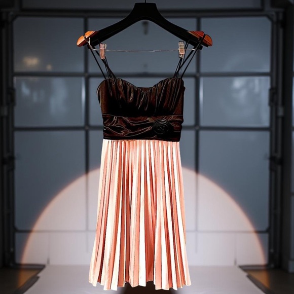 Speechless Spaghetti strap black and pastel pink satin pleated Small - Picture 5 of 12